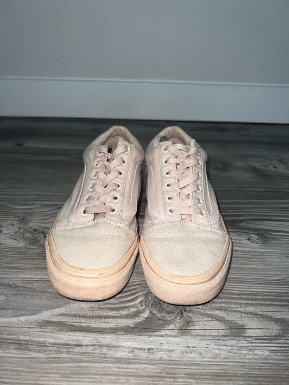 Women's Low-Top Vans Old Skool Sneakers in Light Pink